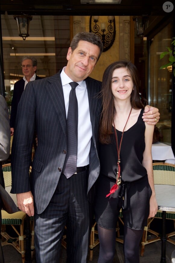 Alain Gallois et sa fille Juliette - Déjeuner "Pères et Filles" au restaurant "Les deux Magots" à Paris. Le 16 juin 2015