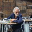  Tommy Chong en train de d&eacute;jeuner au Kreation Kafe de Santa Monica, le 26 d&eacute;cembre 2014 
