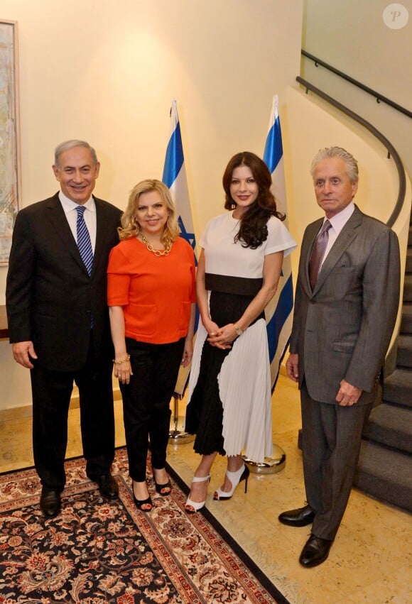 Visite de Michael Douglas et Catherine Zeta-Jones à la résidence privée du Premier Ministre Benyamin Netanyahou et de sa femme Sara à Jerusalem le 18 juin 2015.