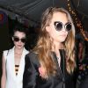 Cara Delevingne et sa petite amie St. Vincent arrivent à la garden-party de présentation de la collection croisière 2016 de Stella McCartney au parc Elizabeth Street Garden. New York, le 8 juin 2015.
