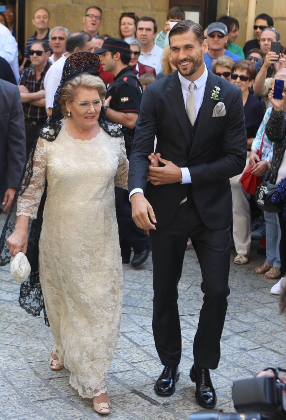 Le footballeur Fernando Llorente et Maria Lorente se marient à Saint-Sébastian, le 20 juin 2015.