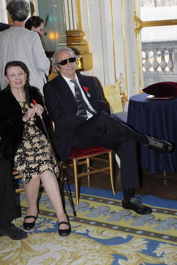 Magali Noël et Patrick Chesnais décorés au ministère de la Culture, à Paris le 28 mars 2012.