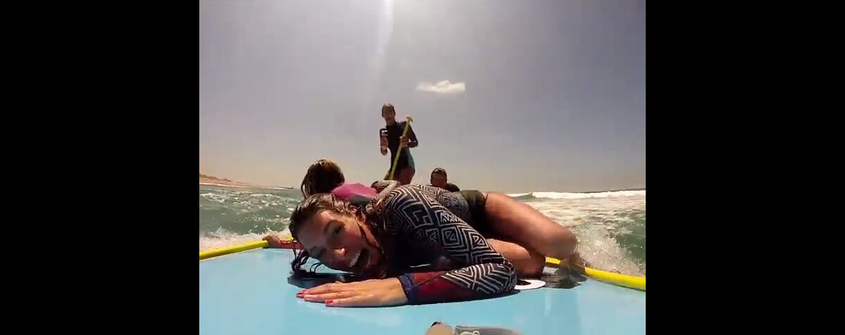 Vid o Laury Thilleman En Mode Surf Hossegor Le 21 Juin 2015 vid-o-laury-thilleman-en-mode-surf-hossegor-le-21-juin-2015