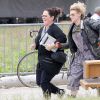 Melissa McCarthy et Kate McKinnon sur le tournage de "Ghostbusters 3" à Boston, le 18 juin 2015.