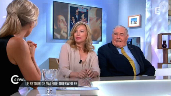 Valérie Trierweiler et Julien Lauprêtre, président du Secours Populaire, dans "C à vous", le 24 juin 2015 sur France 5.