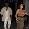 Kim Kardashian, enceinte, et son mari Kanye West sont allés dîner au restaurant Hakkasan, dans le quartier de Mayfair. Londres, le 25 juin 2015.