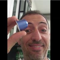 Gad Elmaleh : Réveillé à l'improviste, découvrez sa drôle de tête du matin...