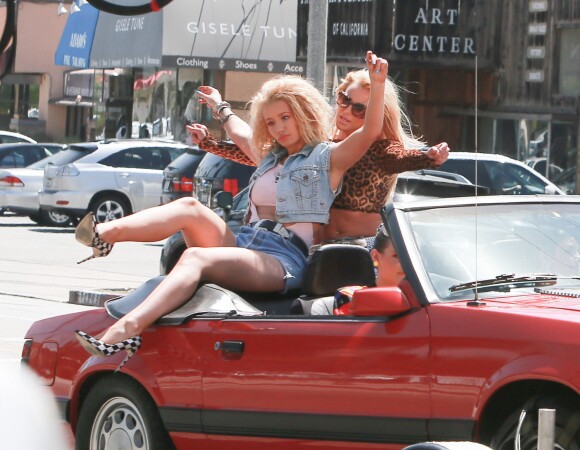 Britney Spears et Iggy Azalea sur le tournage du clip de "Pretty Girls" à Studio City, le 9 avril 2015.