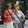 Cynthia Nixon et sa compagne Christine Marinoni font la Gay Pride de New York avec leur fils Charlie. Le 28 juin 2015  