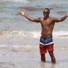 Shemar Moore profite d'un après-midi ensoleillé sur une plage de Miami, le 1er juillet 2015.