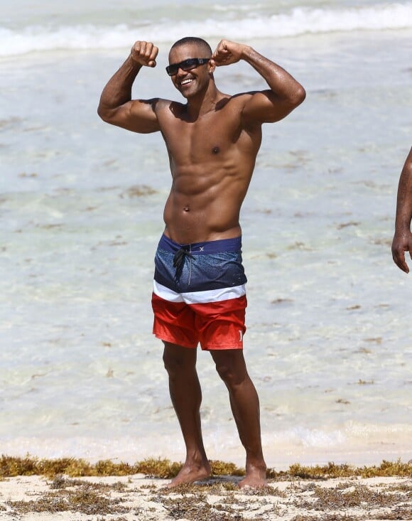 Shemar Moore expose son corps de rêve sur une plage de Miami, le 1er juillet 2015.