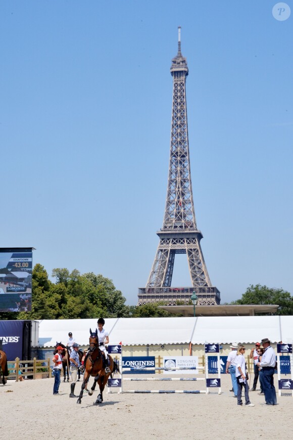 Charlotte Casiraghi lors du Paris Eiffel Jumping du Champs-de-Mars à Paris, le 3 juillet 2015