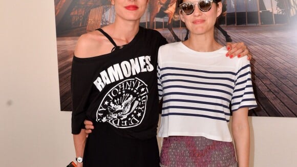 Marion Cotillard, amie complice d'une Charlotte Casiraghi punk et malicieuse