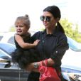  Kourtney Kardashian et sa fille Penelope Disick - Kim et Kourtney Kardashian emm&egrave;nent leurs filles North West et Penelope &agrave; la danse le 28 mai 2015.&nbsp;  