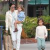 Kourtney Kardashian fait du shopping chez Toy Crazy avec ses enfants Mason et Penelope à Malibu, le 16 mai 2015 