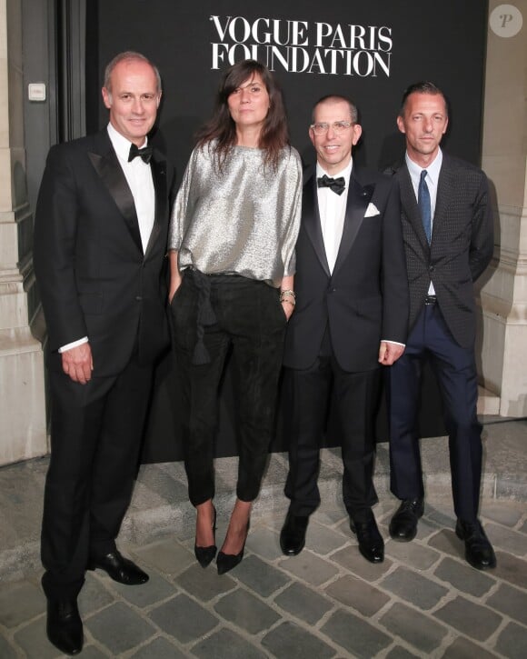 Xavier Romatet (président de Condé Nast France), Emmanuelle Alt et Jonathan Newhouse (président de Condé Nast International) assistent au deuxième gala de la Vogue Paris Foundation au Palais Galliera. Paris, le 6 juillet 2015.