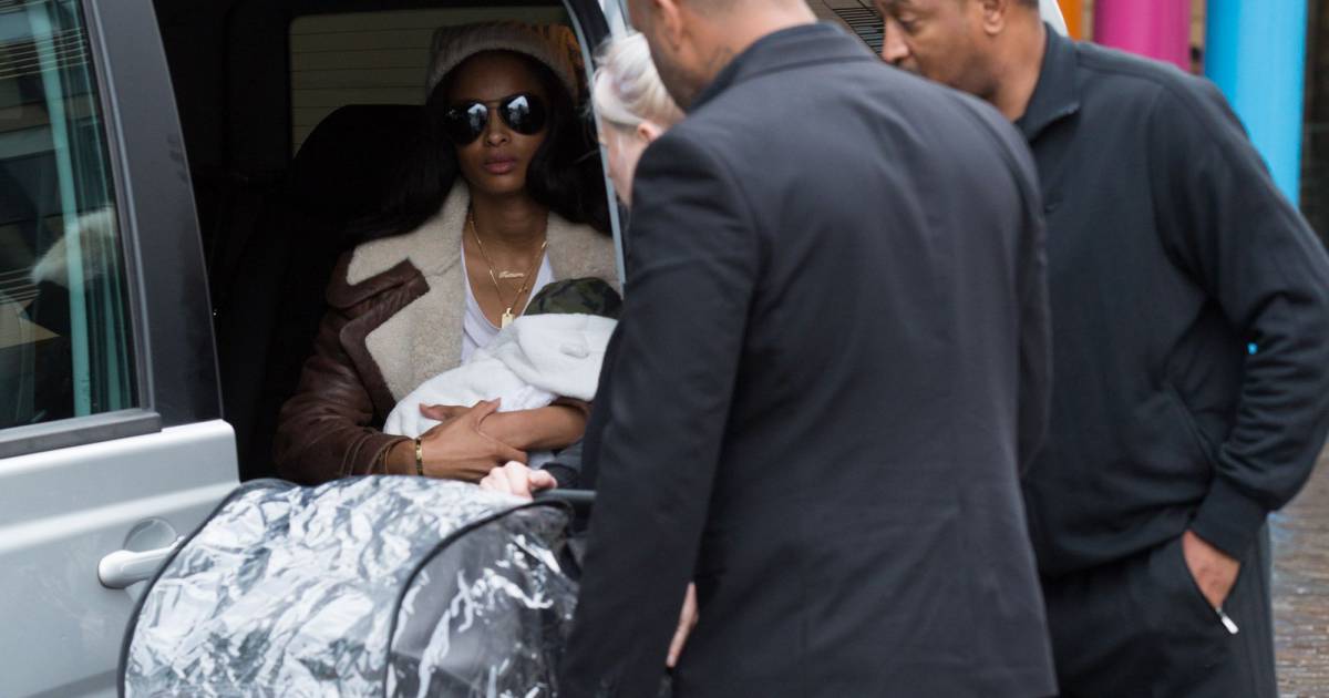 La chanteuse américaine Ciara avec son bébé de six mois, Future Zahir