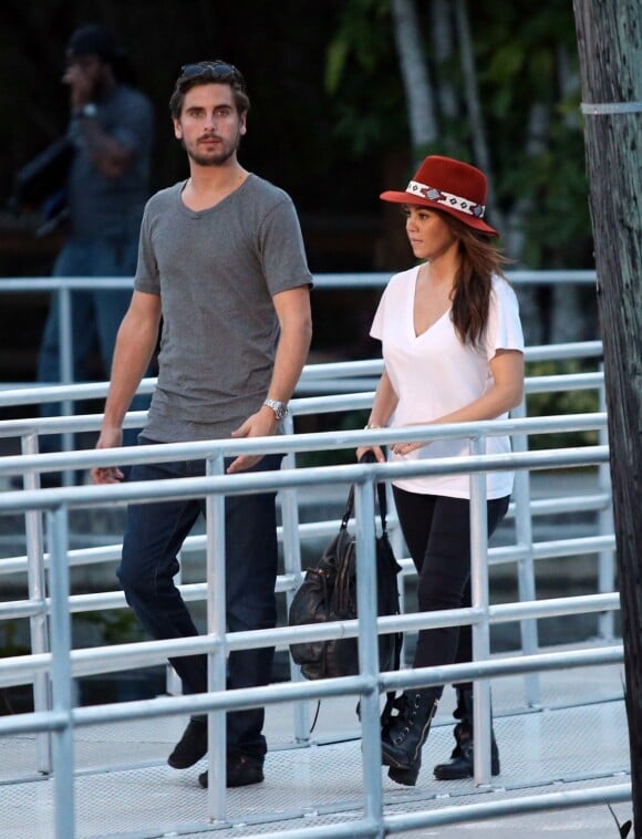 Kourtney Kardashian et Scott Disick emmenent leur fils Mason au "Everglades Safari Park" a Miami, le 11 decembre 2012.