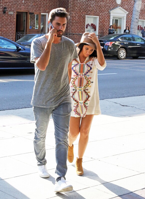 Kourtney Kardashian enceinte et Scott Disick se rendent chez le médecin à Beverly Hills, le 16 octobre 2014.