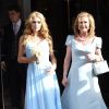 Paris Hilton et sa mère Kathy Hilton quittent l'hôtel Claridges à Londres pour aller au mariage de Nicky Hilton et de James Rotschild au palais de Kensington  le 10 juin 2015
