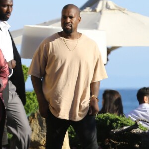 Kanye West quitte le restaurant Nobu à Malibu, le 11 juillet 2015.