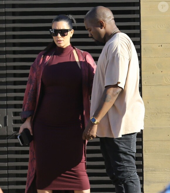 Kim Kardashian, enceinte, et son mari Kanye West sont allés déjeuner au restaurant Nobu à Malibu, le 11 juillet 2015.