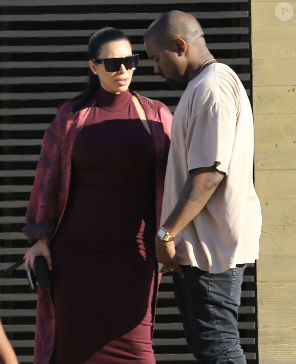 Kim Kardashian, enceinte, et son mari Kanye West sont allés déjeuner au restaurant Nobu à Malibu, le 11 juillet 2015.
