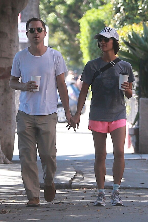 Giovanni Ribisi tenant la main d'une jeune femme à Los Feliz en Californie le 12 juillet 2015