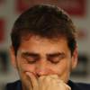 Iker Casillas, ému aux larmes lors d'une conférence de presse durant laquelle il a annoncé qu'il quittait le Real Madrid, le 12 juin 2015 à Madrid