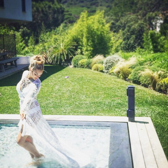 Emilie Nef Naf : Ses photos Instagram les plus sexy !