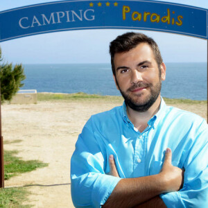 Laurent Ournac sur le tournage de Camping Paradis (épisode diffusé le mardi 23 juin 2015 à 20h55 sur TF1).