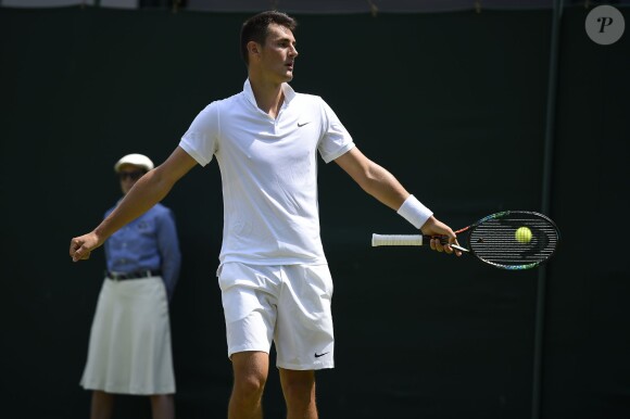 Bernard Tomic lors du tournoi de Wimbledon à Londres, le 1er juillet 2015