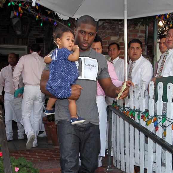 Reggie Bush, sa compagne Lilit Avagyan et leur fille Briseis sont allés déjeuner au restaurant Ivy à West Hollywood. Le 20 février 2014