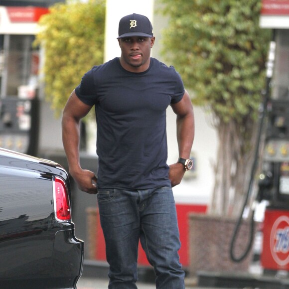 Reggie Bush se rend dans une station essence à West Hollywood, le 15 février 2014
