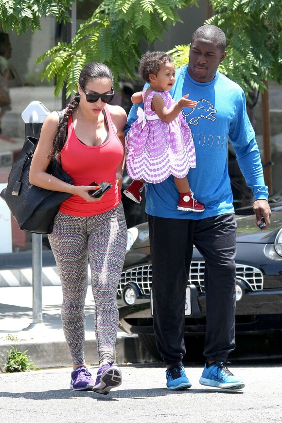 Reggie Bush et Lilit Avagyan vont déjeuner au Ed's Coffee Shop avec leur fille Briseis à West Hollywood, Los Angeles, le 1er juillet 2014