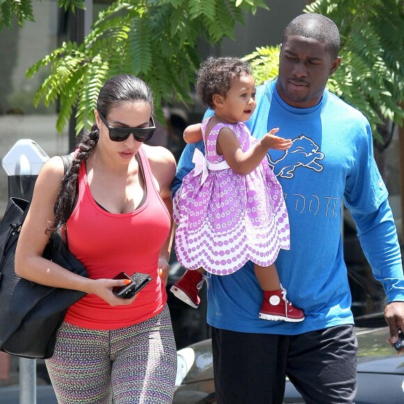Reggie Bush et Lilit Avagyan vont déjeuner au Ed's Coffee Shop avec leur fille Briseis à West Hollywood, Los Angeles, le 1er juillet 2014