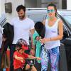 Alessandra Ambrosio, son fiancé Jamie Mazur et leur fils Noah à Brentwood. Los Angeles, le 18 juillet 2015.