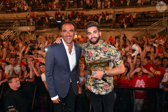 Exclusif - Kendji Girac reçoit le prix de La Chanson de l'Année 2015, dans les arènes de Nîmes à l'occasion de la spéciale Fête de la musique de l'émission La Chanson de l'année sur TF1, le samedi 20 juin 2015.