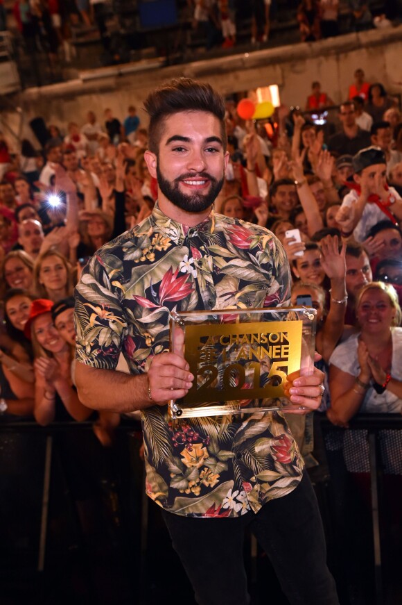 Exclusif - Kendji Girac reçoit le prix de La Chanson de l'Année 2015, dans les arènes de Nîmes à l'occasion de la spéciale Fête de la musique de l'émission La Chanson de l'année sur TF1, le samedi 20 juin 2015.