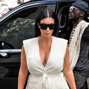 Kim Kardashian dans les rues de Paris le 21 juillet 2015