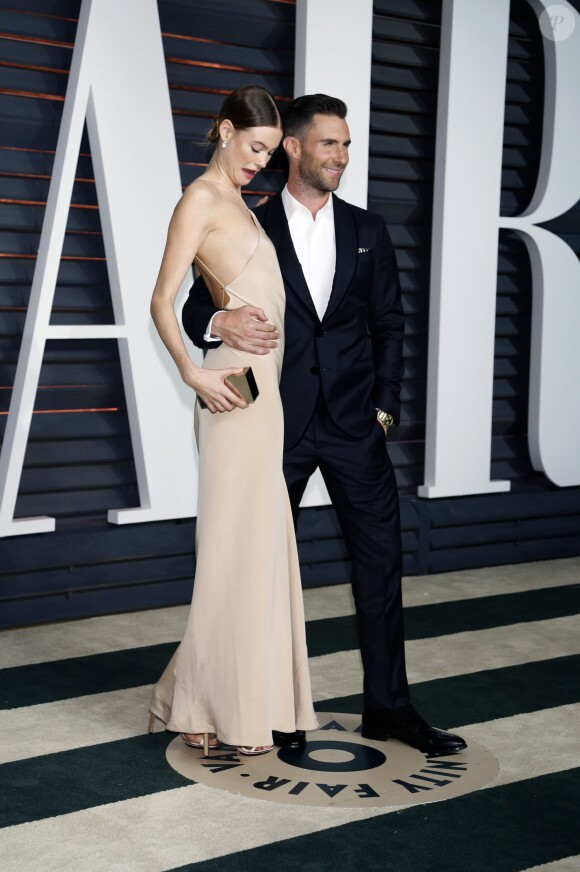 Behati Prinsloo et Adam Levine - People à la soirée "Vanity Fair Oscar Party" à Hollywood, le 22 février 2015.  
