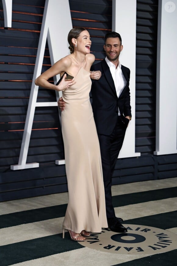 Behati Prinsloo et Adam Levine - People à la soirée "Vanity Fair Oscar Party" à Hollywood, le 22 février 2015 