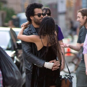 Exclusif - Zoë Kravitz et son nouveau compagnon Twin Shadow (George Lewis Jr.) en amoureux à New York le 16 juillet 2015.