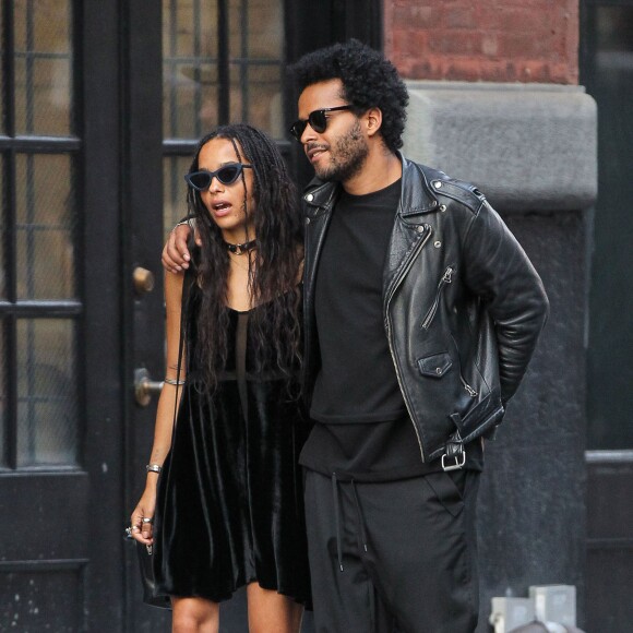 Exclusif - Zoë Kravitz et son nouveau compagnon Twin Shadow (George Lewis Jr.) en amoureux à New York le 16 juillet 2015.