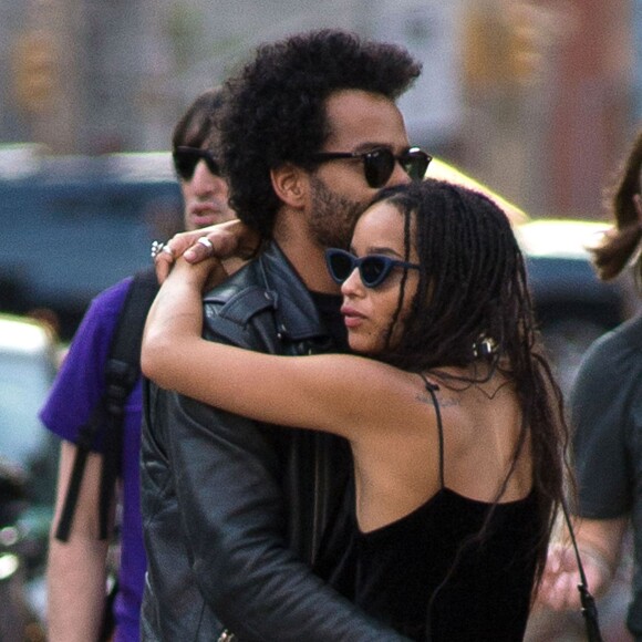 Exclusif - Zoë Kravitz et son nouveau compagnon Twin Shadow (George Lewis Jr.) en amoureux à New York le 16 juillet 2015.