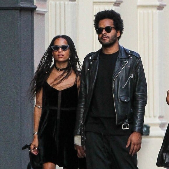 Exclusif - Zoë Kravitz et son nouveau compagnon Twin Shadow (George Lewis Jr.) en amoureux à New York le 16 juillet 2015.