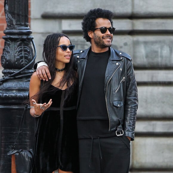 Exclusif - Zoë Kravitz et son nouveau compagnon Twin Shadow (George Lewis Jr.) en amoureux à New York le 16 juillet 2015.