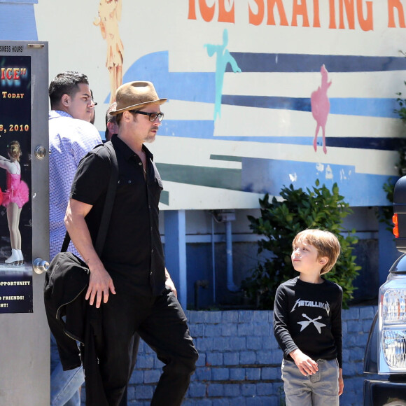 Exclusif - Brad Pitt, Angelina Jolie et leurs enfants sont allés fêter l'anniversaire des jumeaux au skate parc Ice Land à Van Nuys, le 12 juillet 2015.