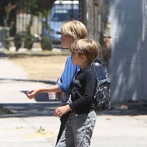 Exclusif - Brad Pitt, Angelina Jolie et leurs enfants sont allés fêter l'anniversaire des jumeaux au skate parc Ice Land à Van Nuys, le 12 juillet 2015.