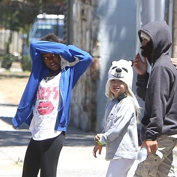 Exclusif - Brad Pitt, Angelina Jolie et leurs enfants sont allés fêter l'anniversaire des jumeaux au skate parc Ice Land à Van Nuys, le 12 juillet 2015.